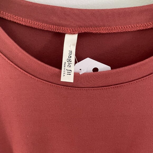 Magic Fit Soft T Women's Small Crewneck T-Shirt Wine Burgundy Made in USA - Picture 4 of 6
